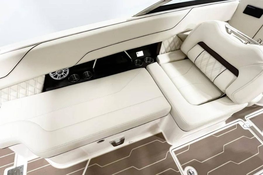 2025 Regal LX6, photo 12 of 14